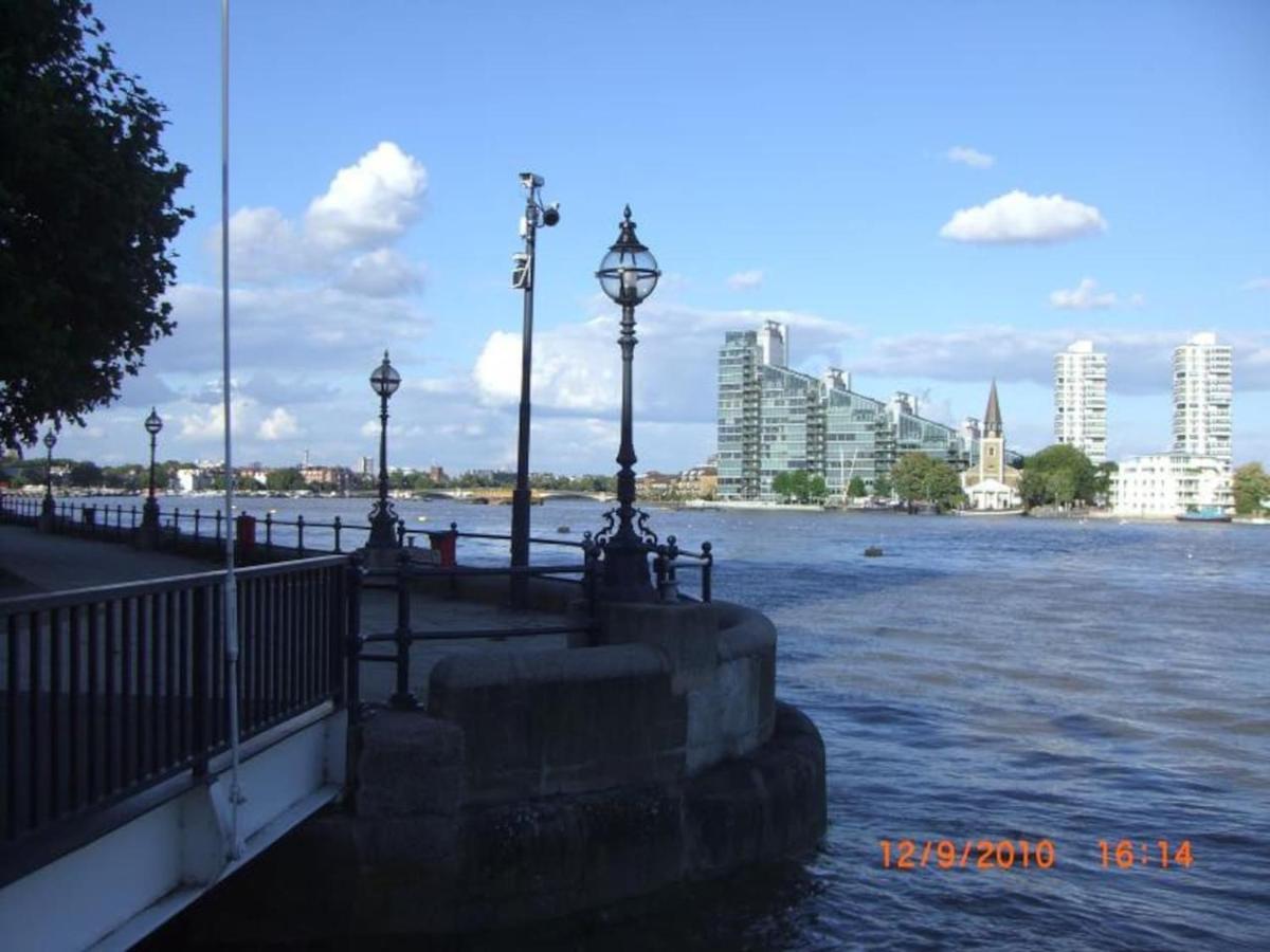 Chelsea / Imperial Wharf - Bright, Modern, Sunset View Apartment 런던 외부 사진